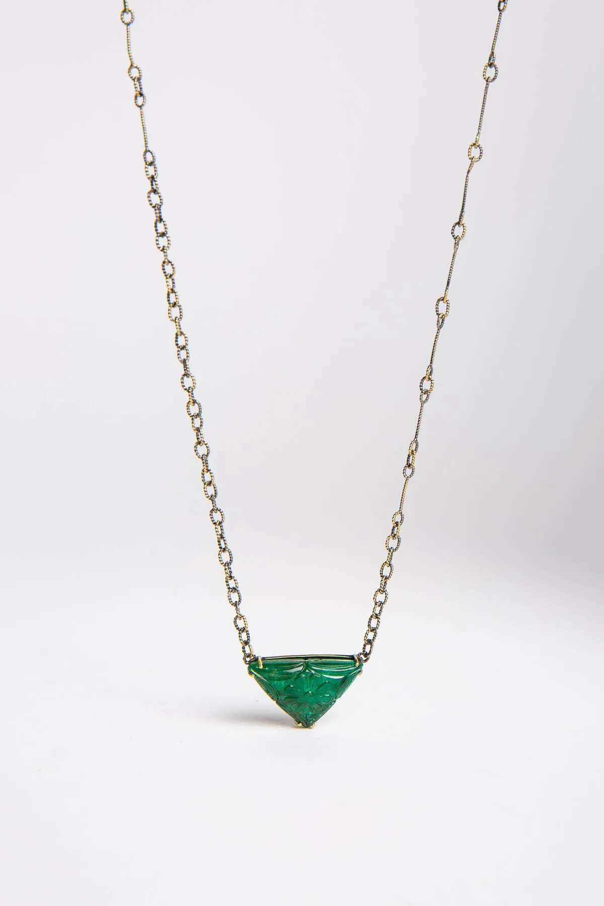 AMRAPALI LONDON | 18K YELLOW GOLD, BLACK RHODIUM, AND EMERALD PANNA NECKLACE