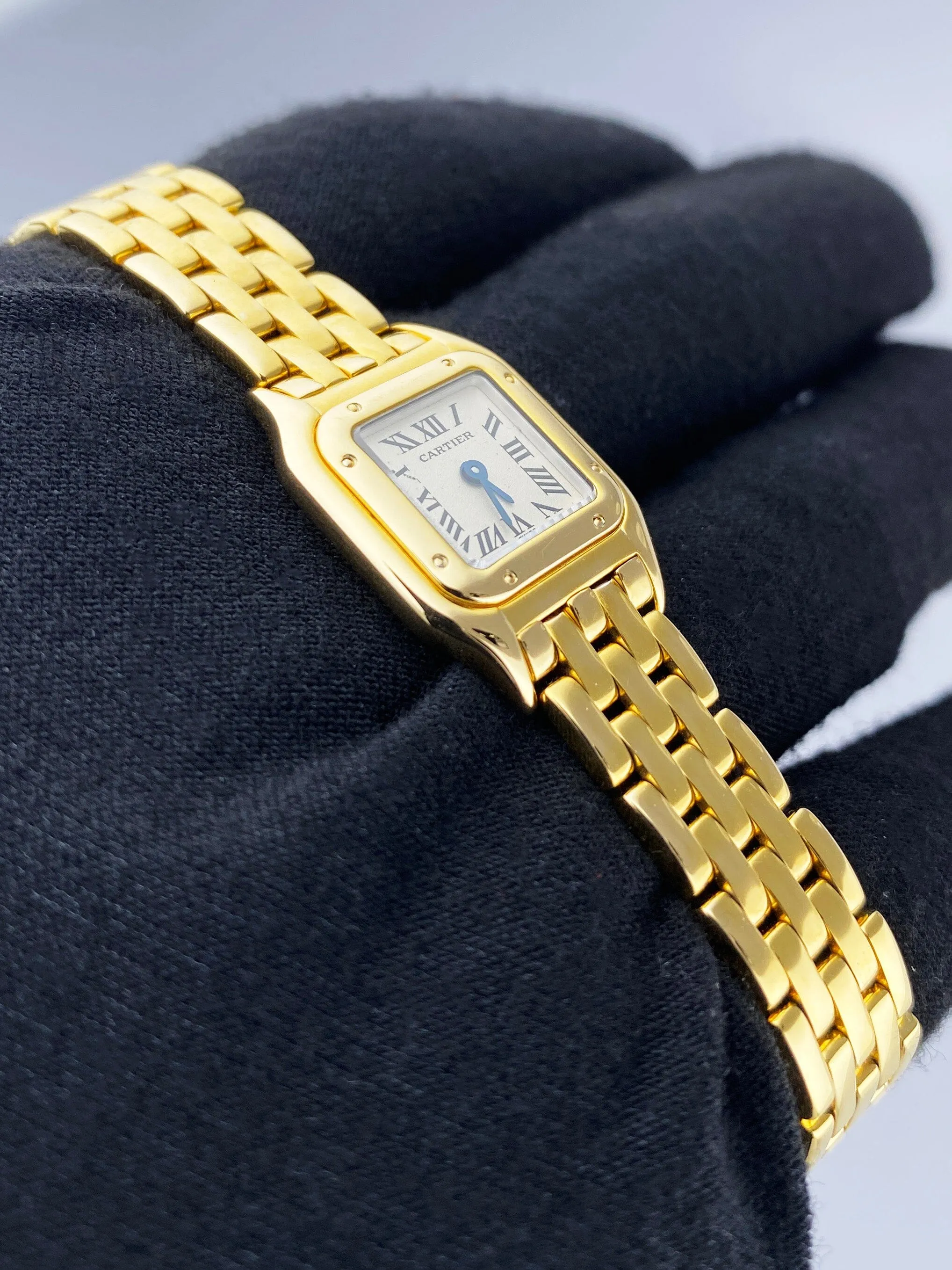 Cartier Panthere Mini W25034B9 18K Yellow Gold Ladies Watch