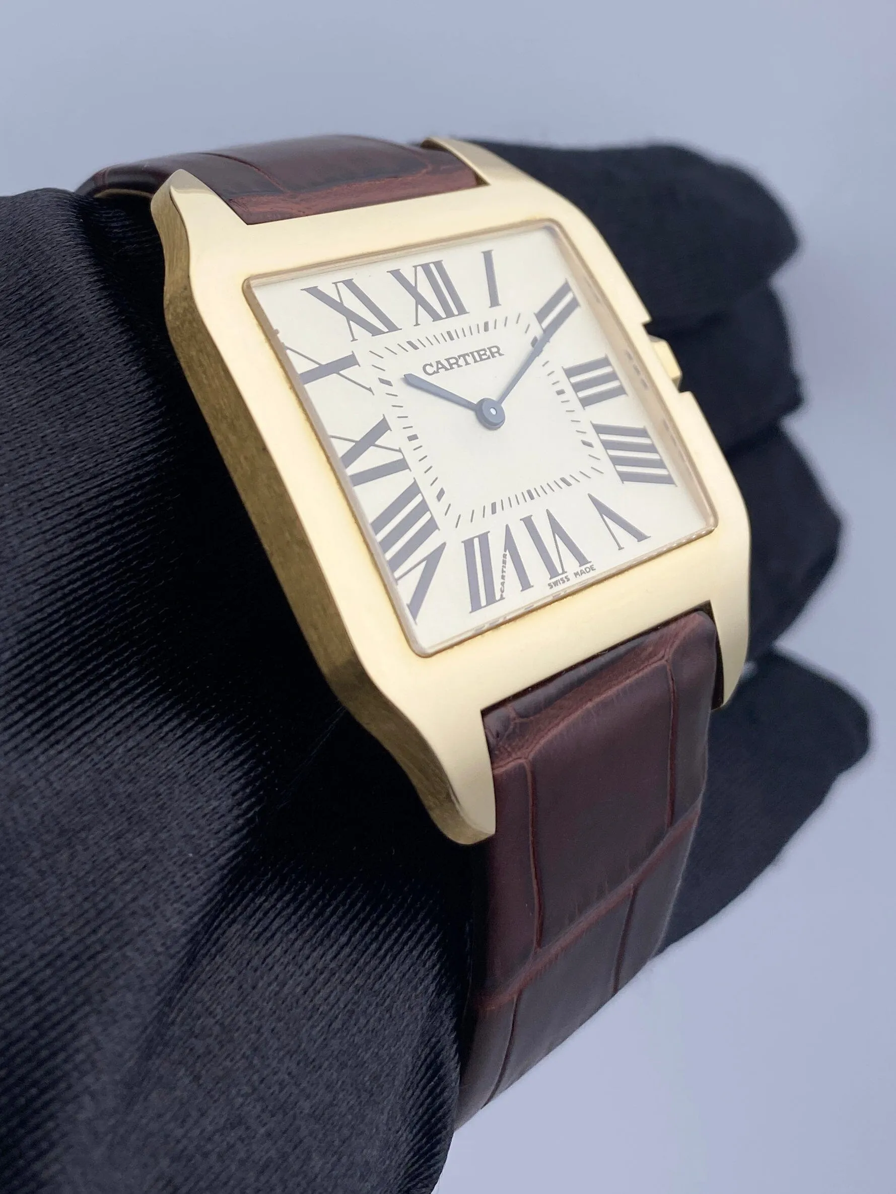 Cartier Santos Dumont W2006851 Large 18k Yellow Gold Mens Watch