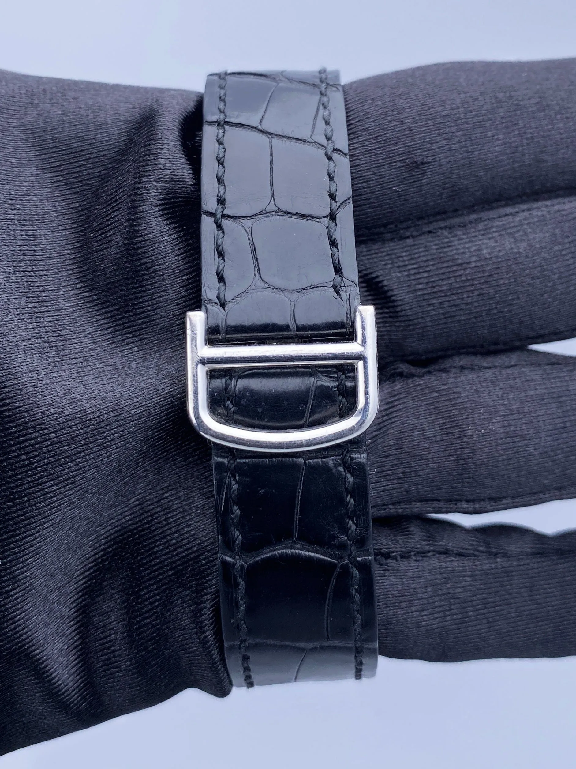 Cartier Tonneau 2803 H Platinum Watch