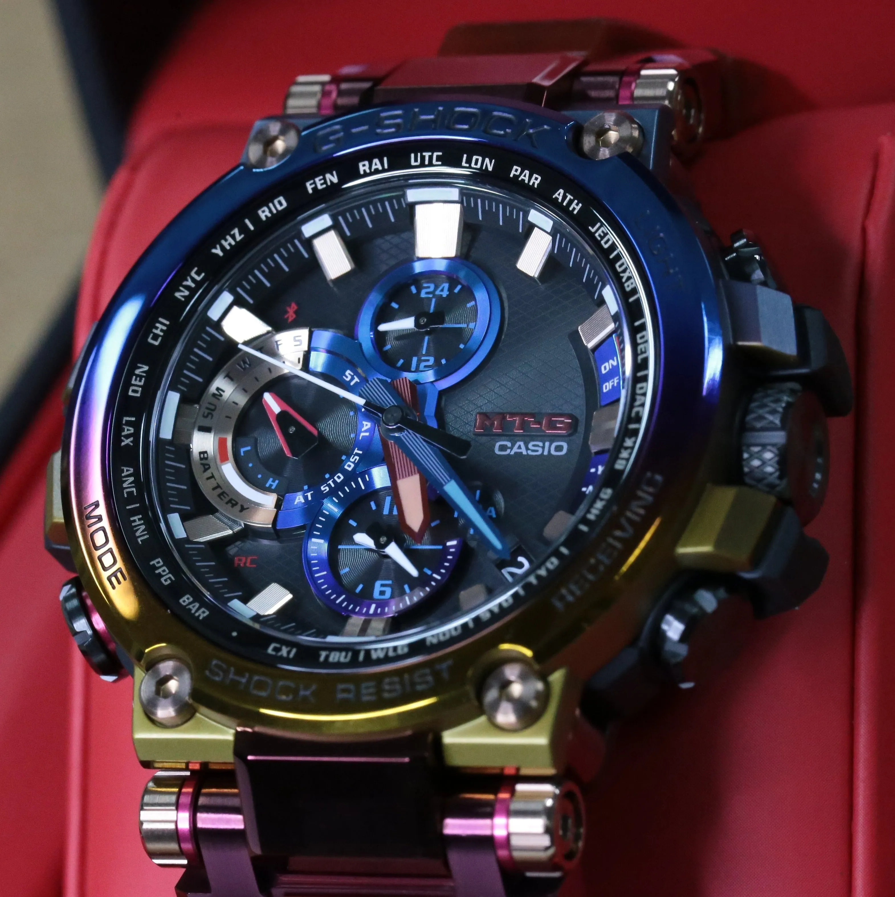 Casio G-Shock MT-G Volcanic Lightning Special Edition MTG-B1000VL-4A