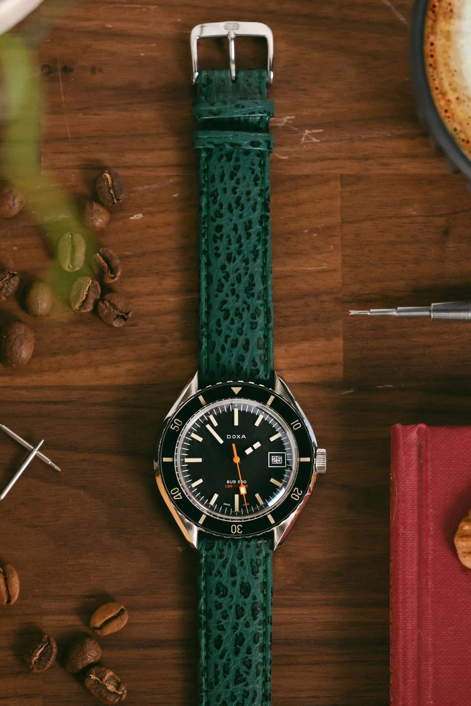 Di-Modell SHARKSKIN Waterproof Leather Watch Strap in GREEN