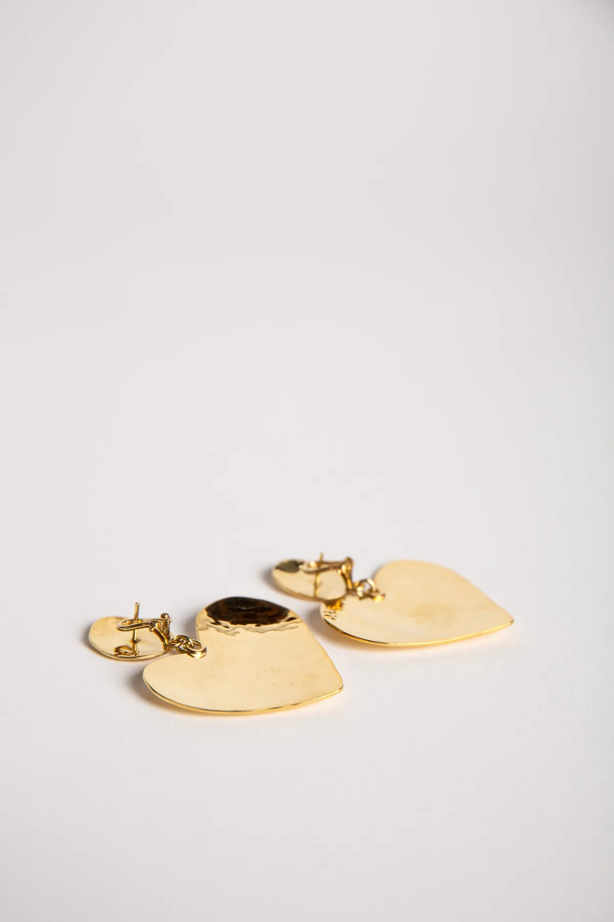 MAUD JEWELRY | 18K YELLOW GOLD HEART EARRINGS