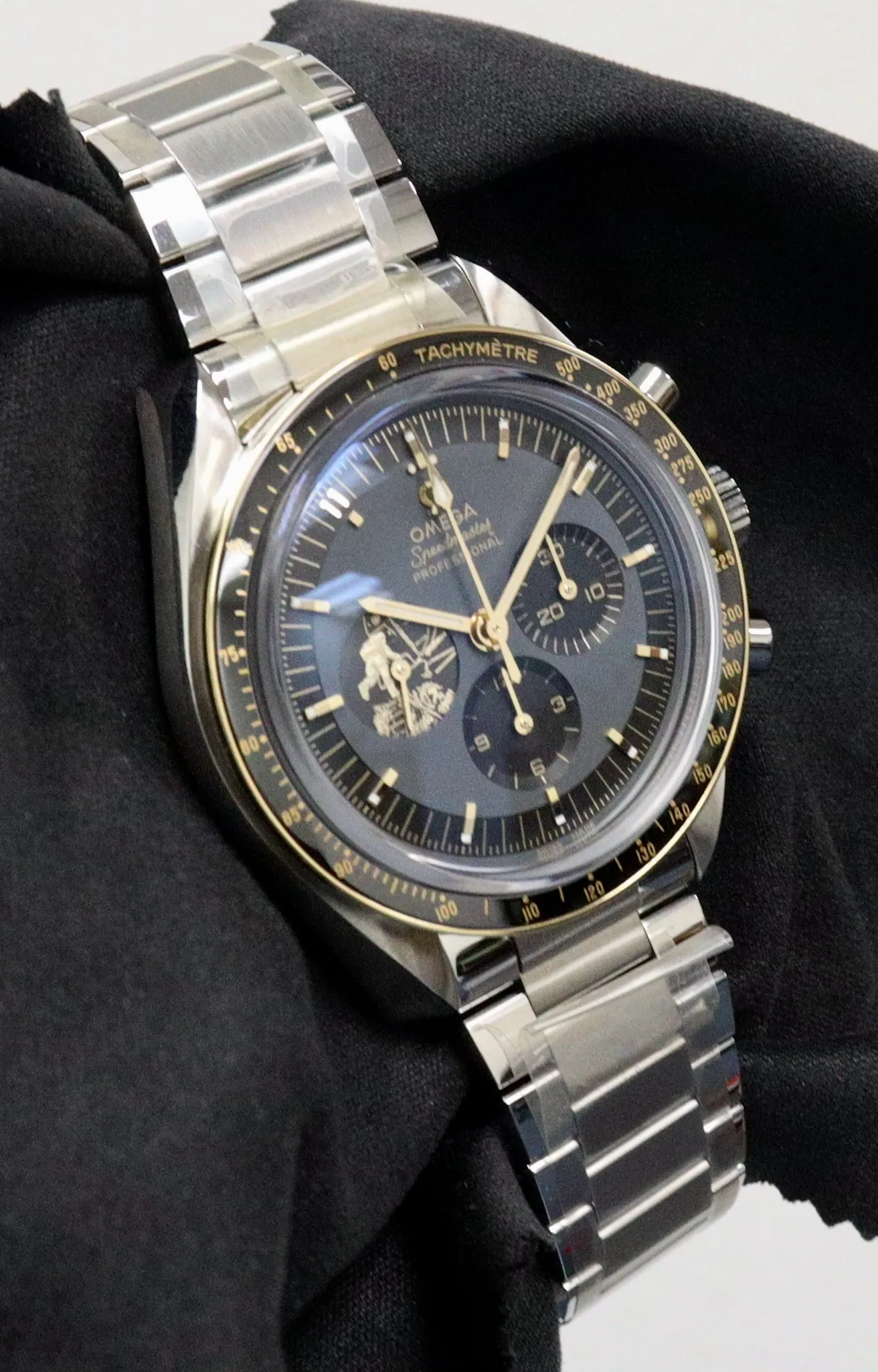 NEW STICKERED Omega Speedmaster Moonwatch Apollo 11 Blue 310.20.42.50.01.001
