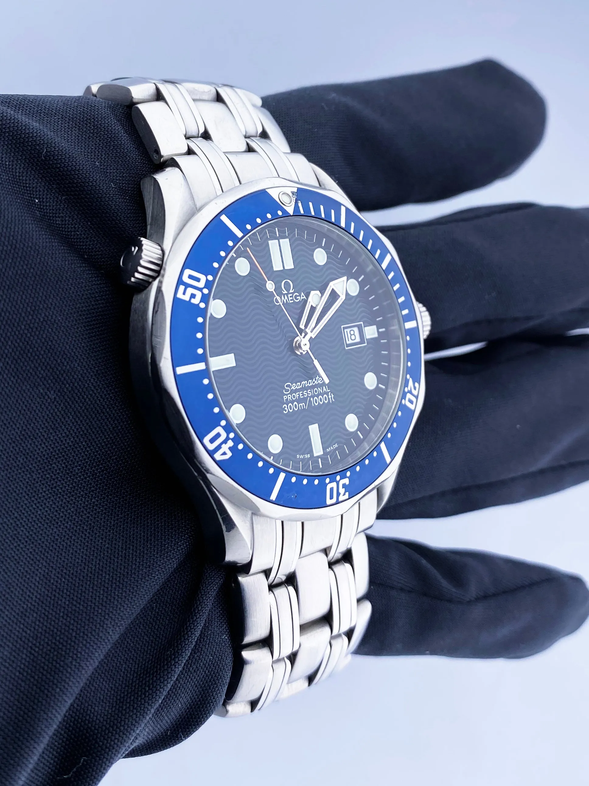 Omega Seamaster 2541.80.00  Mens Watch