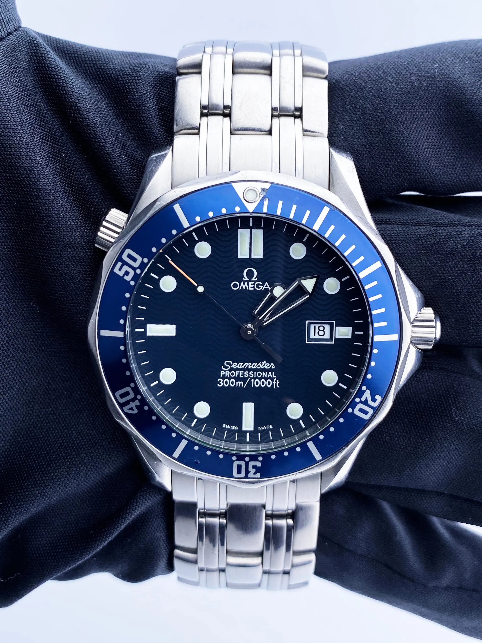 Omega Seamaster 2541.80.00  Mens Watch