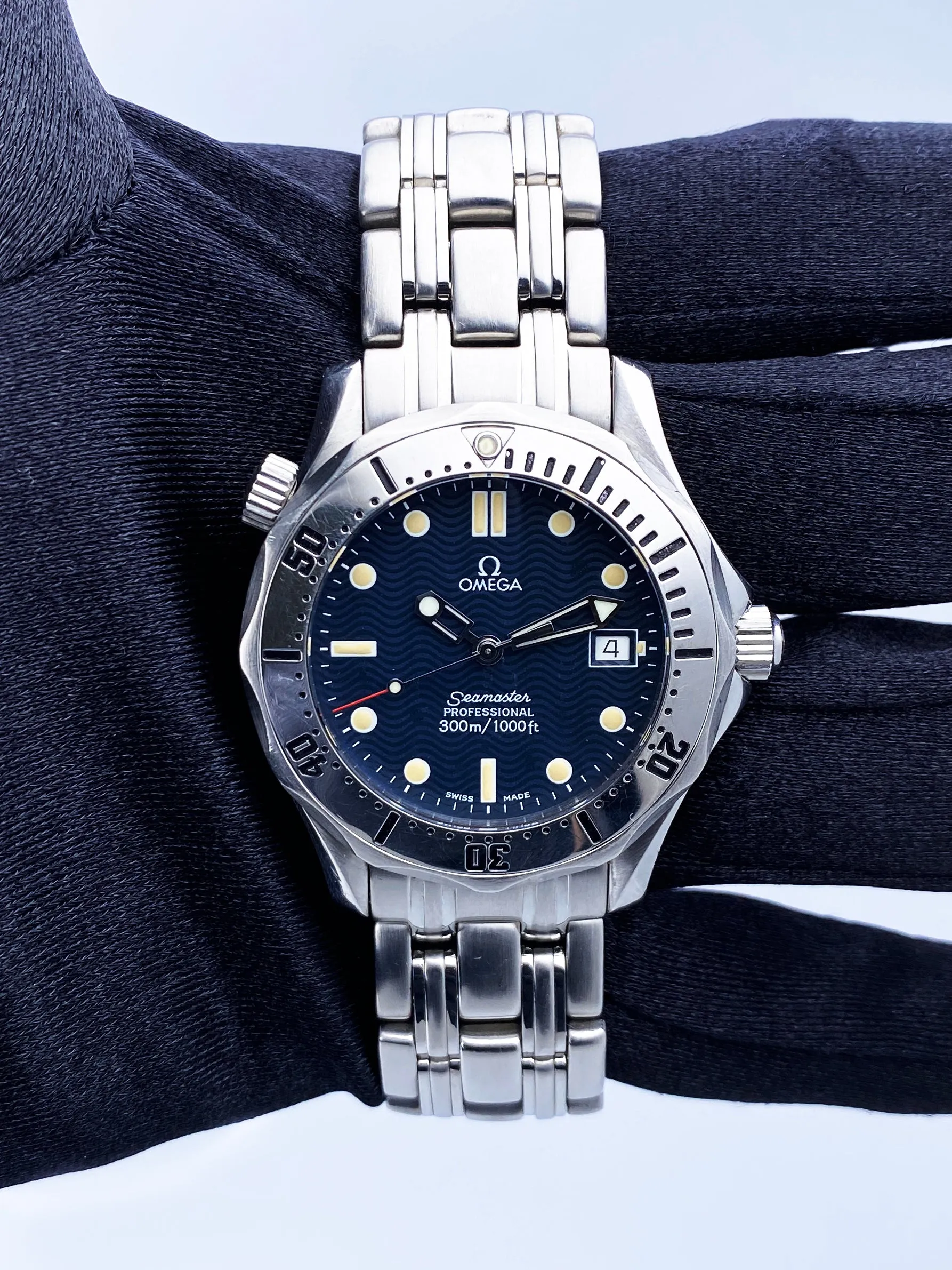 Omega Seamaster Professional 2562.80.00 Mens Watch