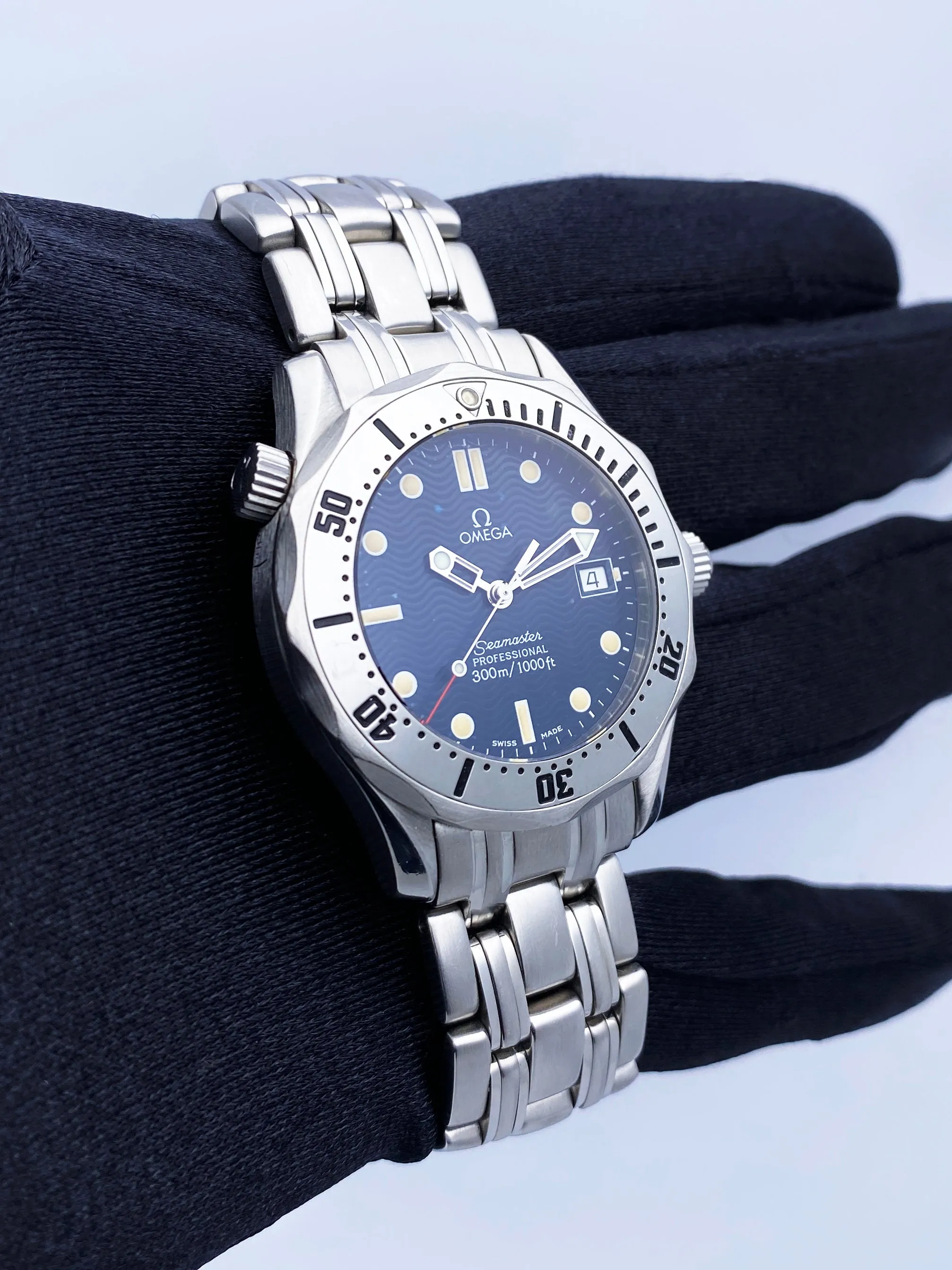 Omega Seamaster Professional 2562.80.00 Mens Watch