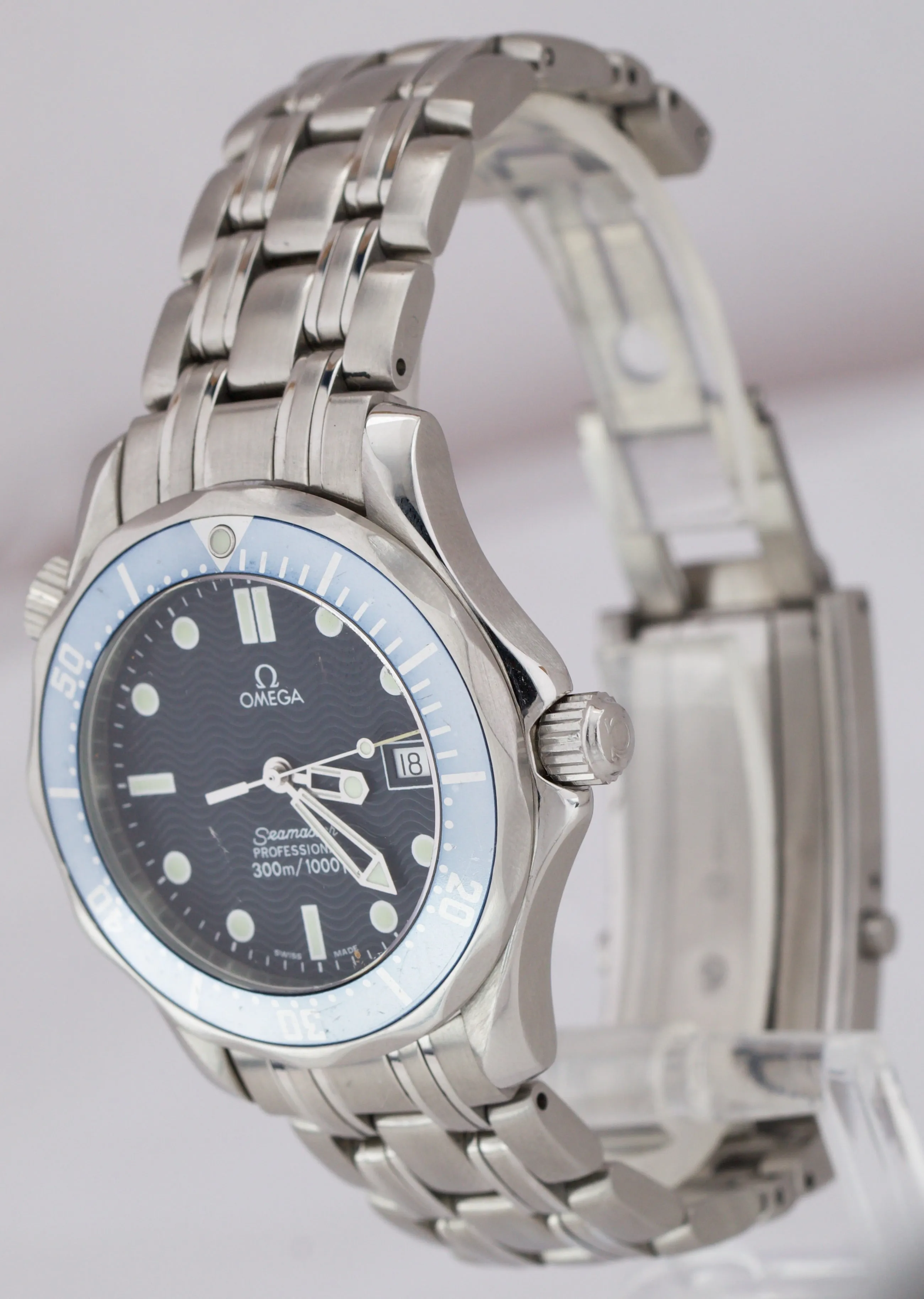 Omega Seamaster Professional 300M Blue Wave Quartz 36mm Date Dive Watch 2561.80