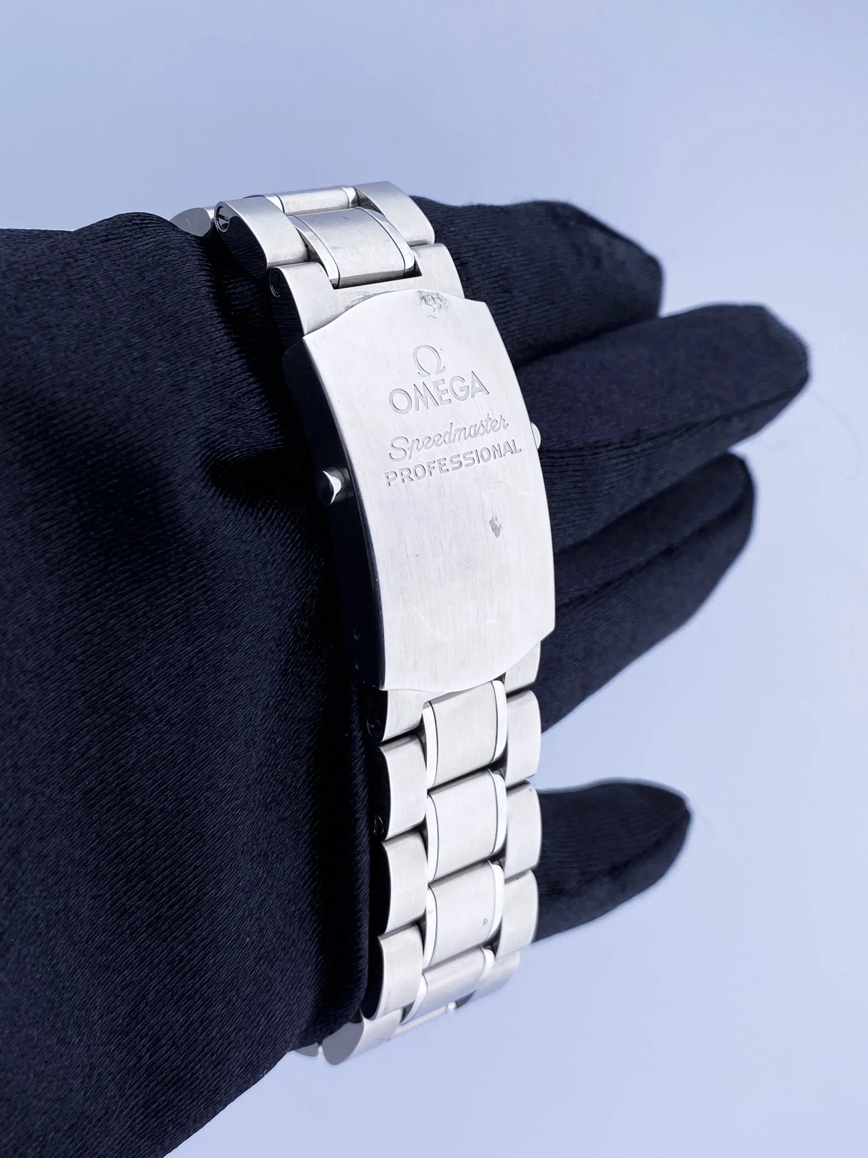 Omega Speedmaster 3570.50.00 Professional MOONWATCH Mens Watch