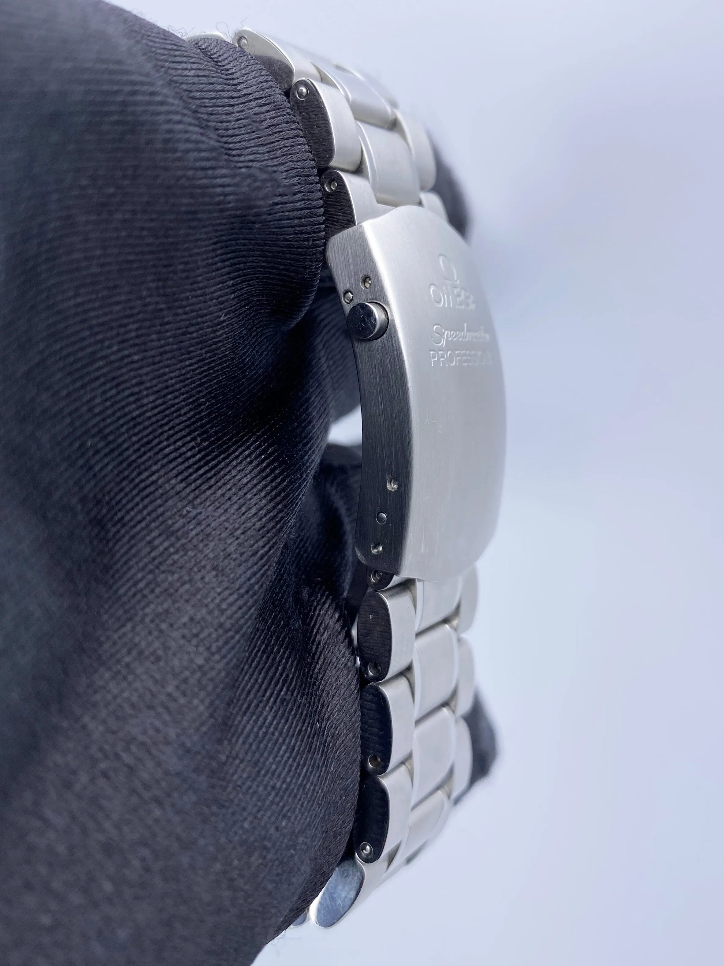 Omega Speedmaster 3570.50.00 Professional MOONWATCH Mens Watch