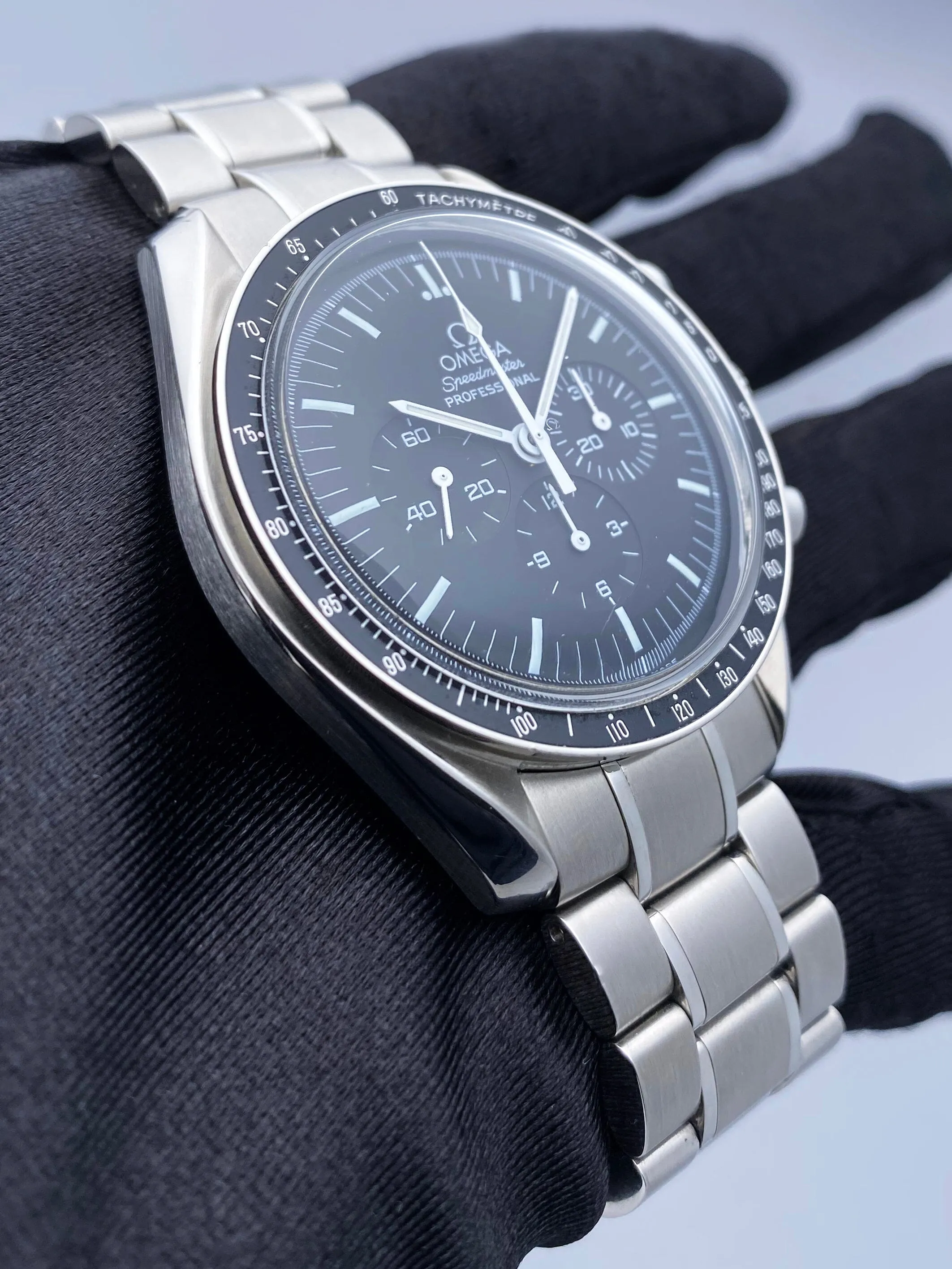 Omega Speedmaster 3570.50.00 Professional MOONWATCH Mens Watch