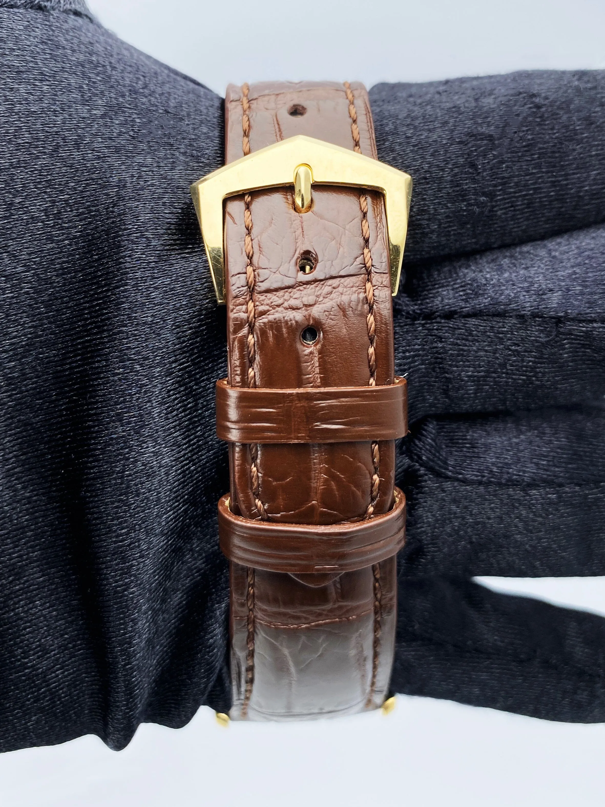 Patek Philippe Calatrava 5196J 18K Yellow Gold Mens Watch