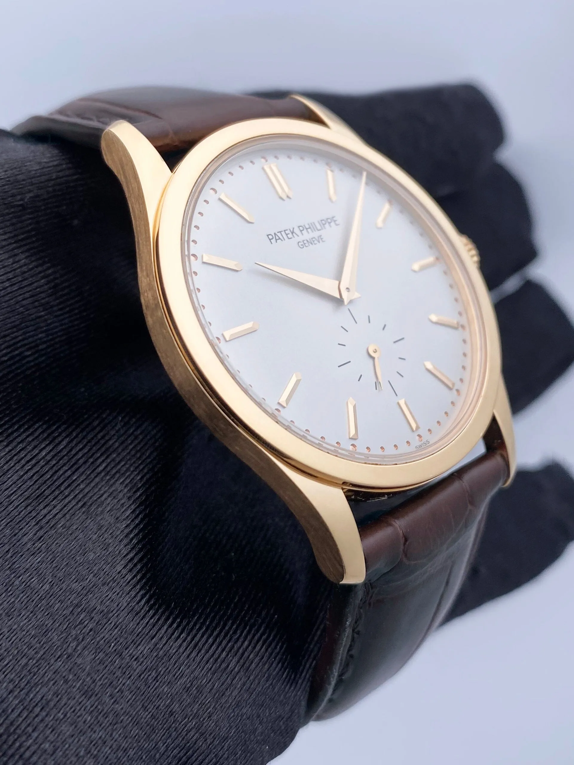 Patek Philippe Calatrava 5196R 18K Rose Gold Mens Watch