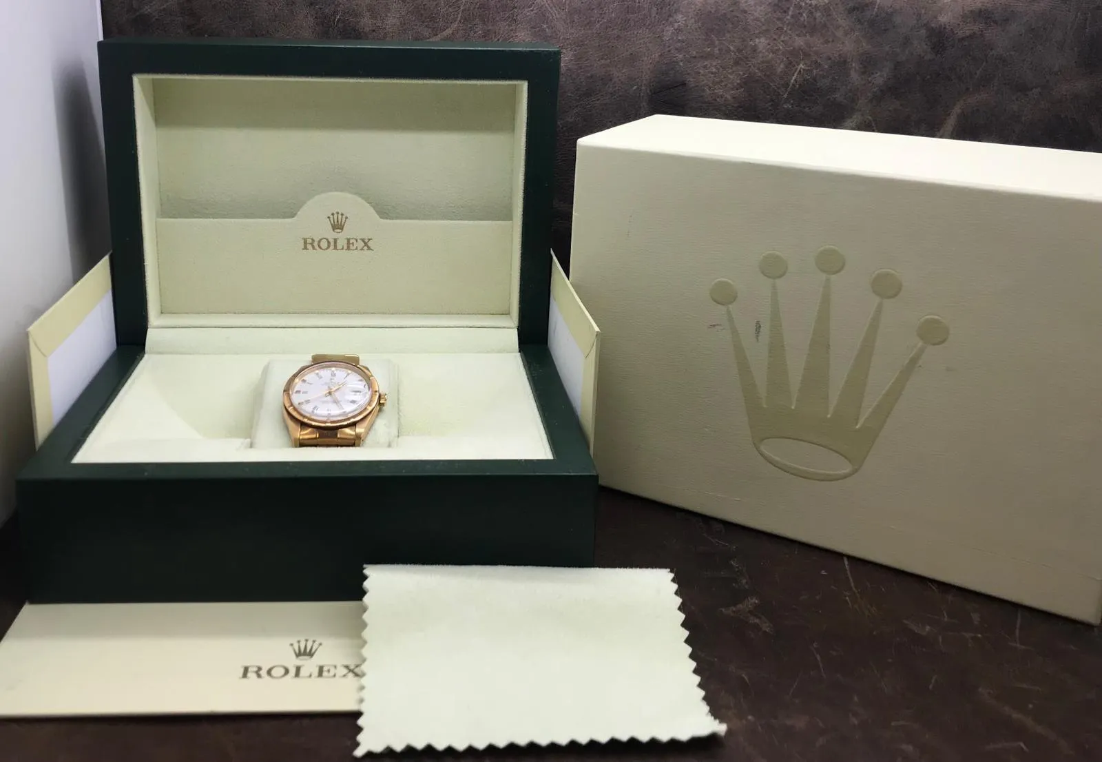 Rolex Date 34mm 18K Yellow Gold 1501 White Dial Automatic Watch