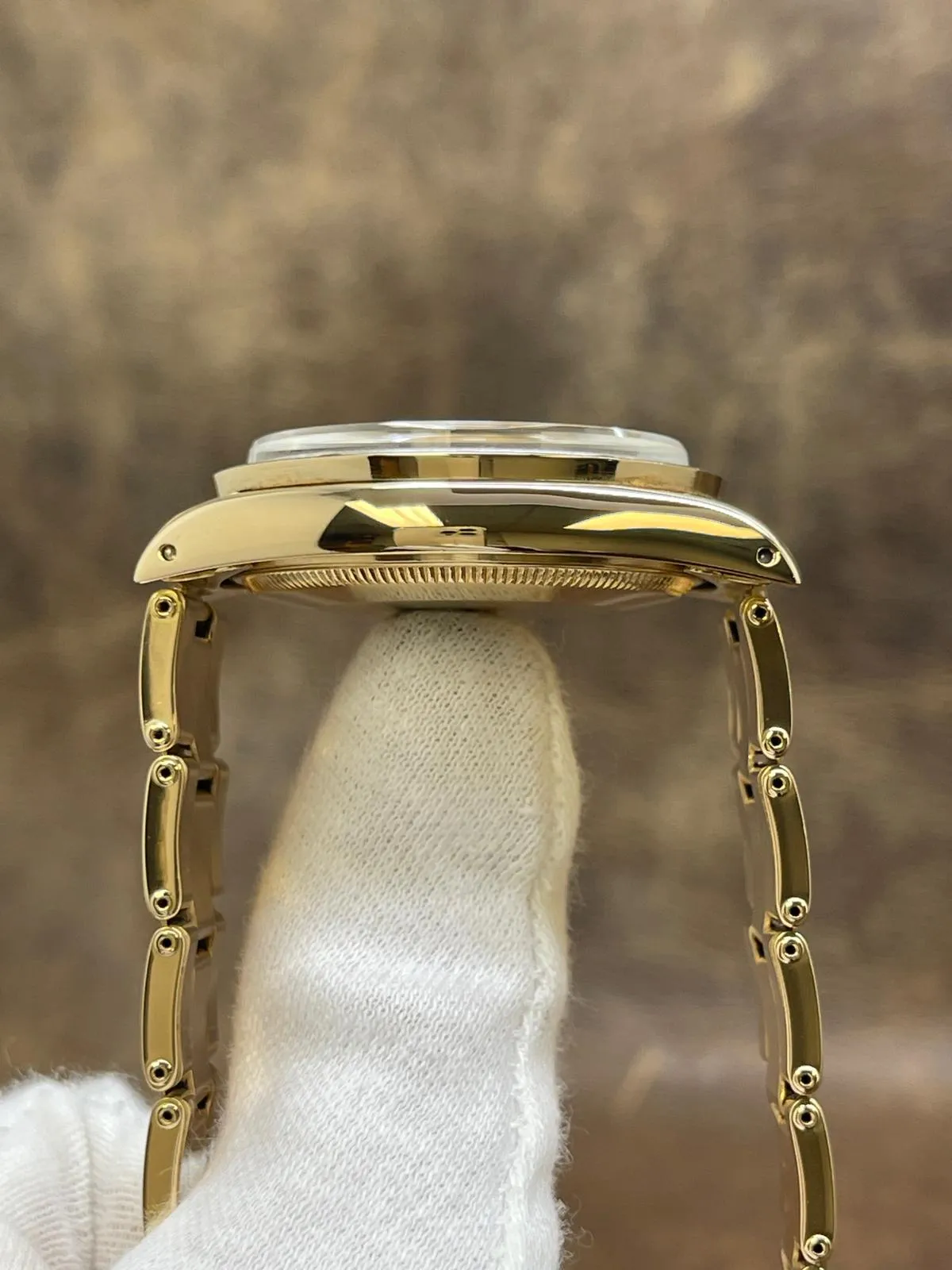 Rolex Date 34mm 18K Yellow Gold 1501 White Dial Automatic Watch