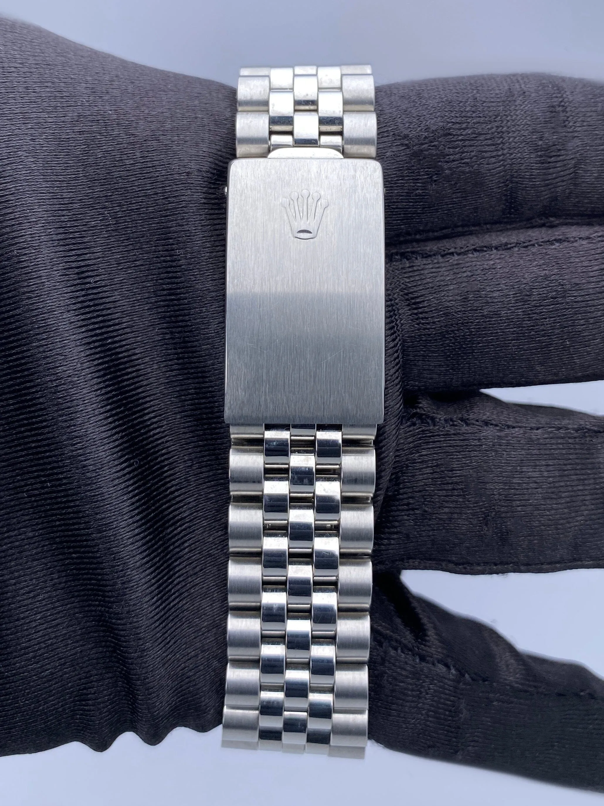 Rolex Datejust 16234 Silver Linen Dial Mens Watch Box Papers