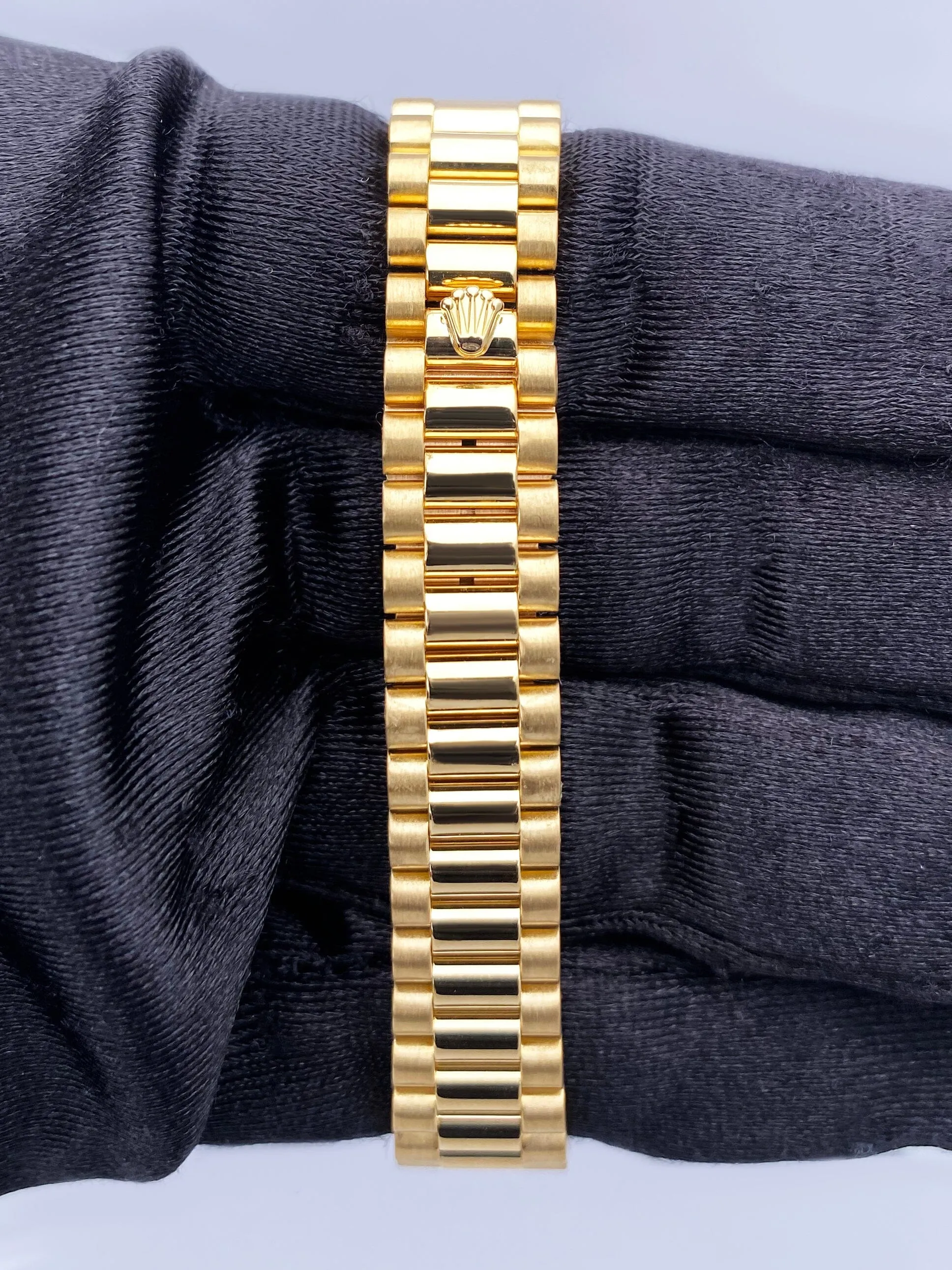 Rolex Datejust 69178 Champagne Linen Dial 18K Yellow Gold Ladies Watch