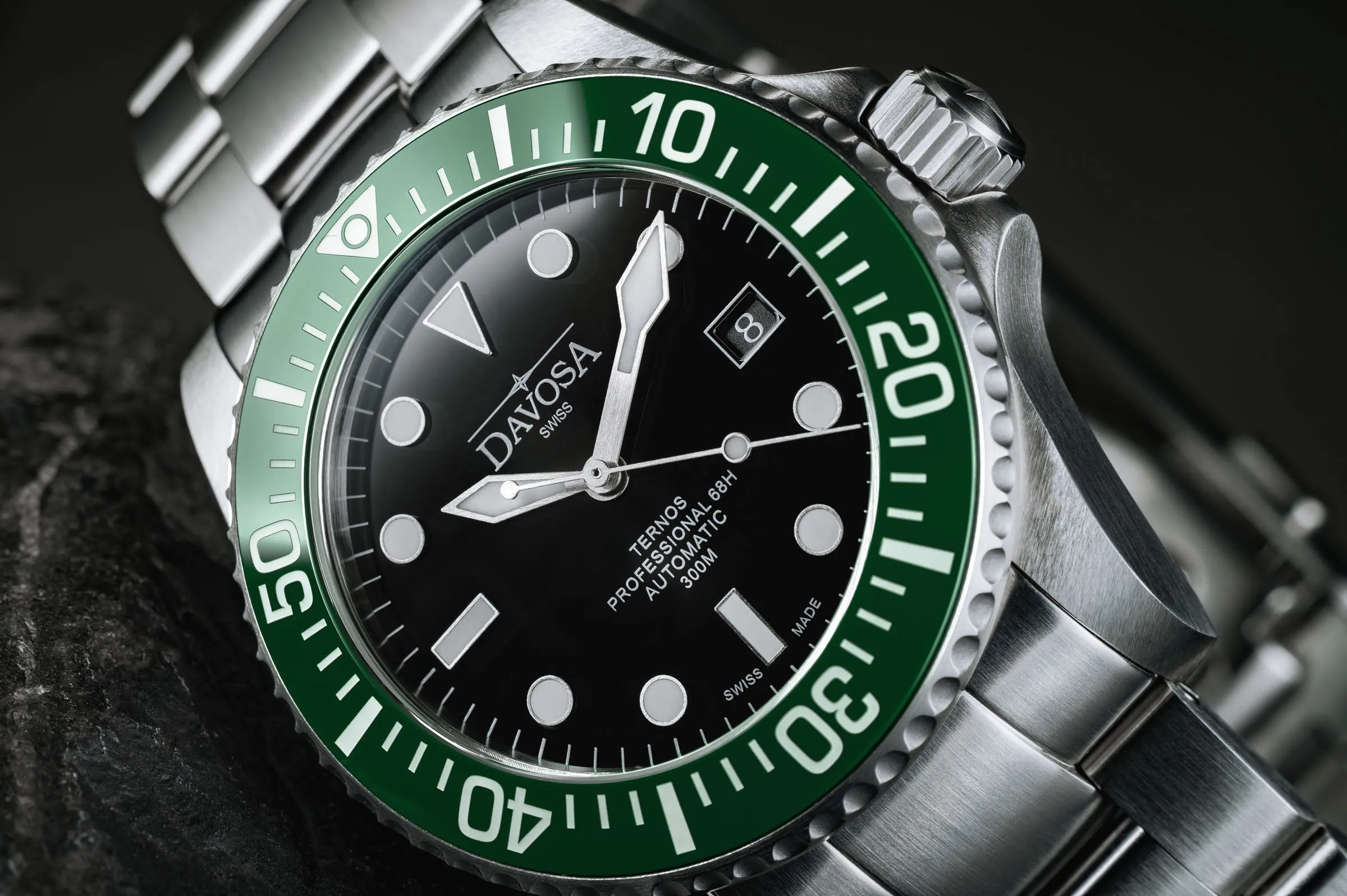 Ternos Professional 68h Automatic 300m Green Black Diving Watch 16153807
