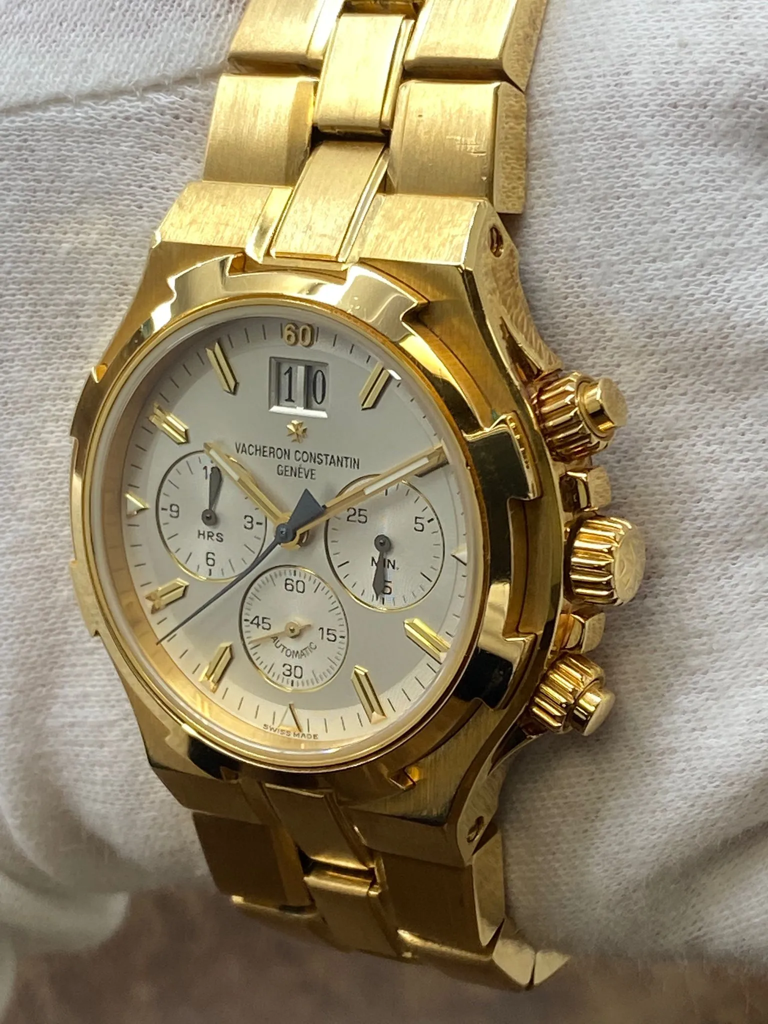Vacheron Constantin Overseas Chronograph 18K Yellow Gold 40mm 49140/423J Silver Dial Automatic Men's Watch